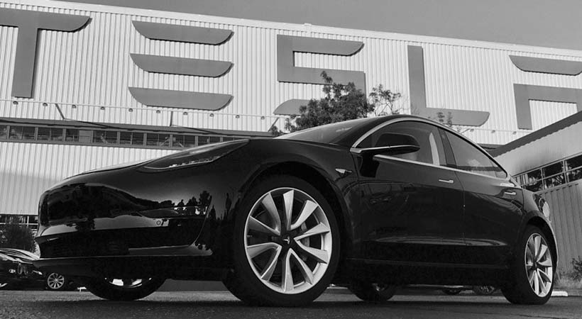 Primer Tesla Model 3 de producción