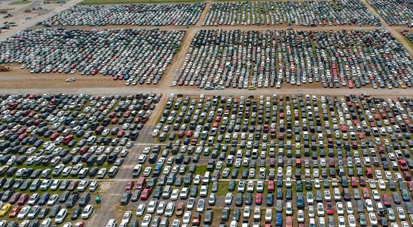 Más de 1 millón de autos afectados por los huracanes en Estados Unidos
