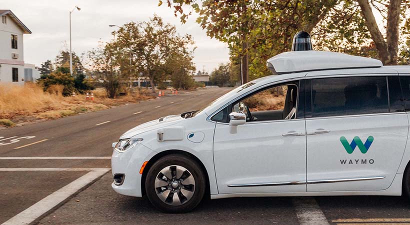 Verdadera conducción autónoma Waymo disponible en 2018