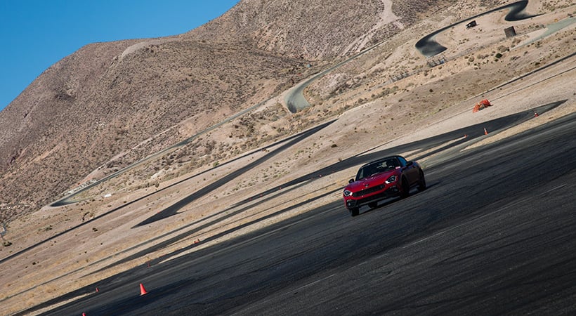 Fiat 124 Spider Abarth y Fiat 500 Abarth 2019 test drive en Willow Springs