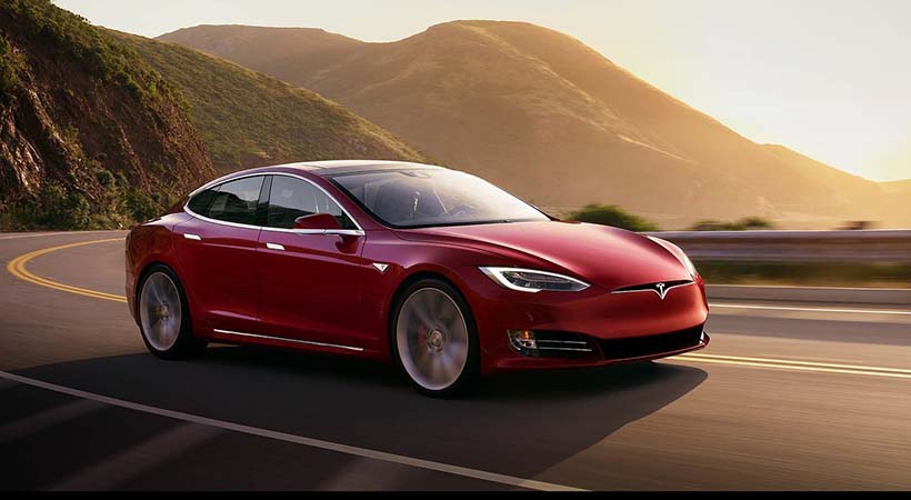Autos de Tesla podrían incorporar Netflix y YouTube