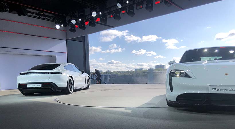 Triple debut global Porsche Tycan 2020