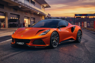 Lotus Emira 420 Sport: M&aacute;s potencia, menos peso, pero aun sin transmisi&oacute;n manual